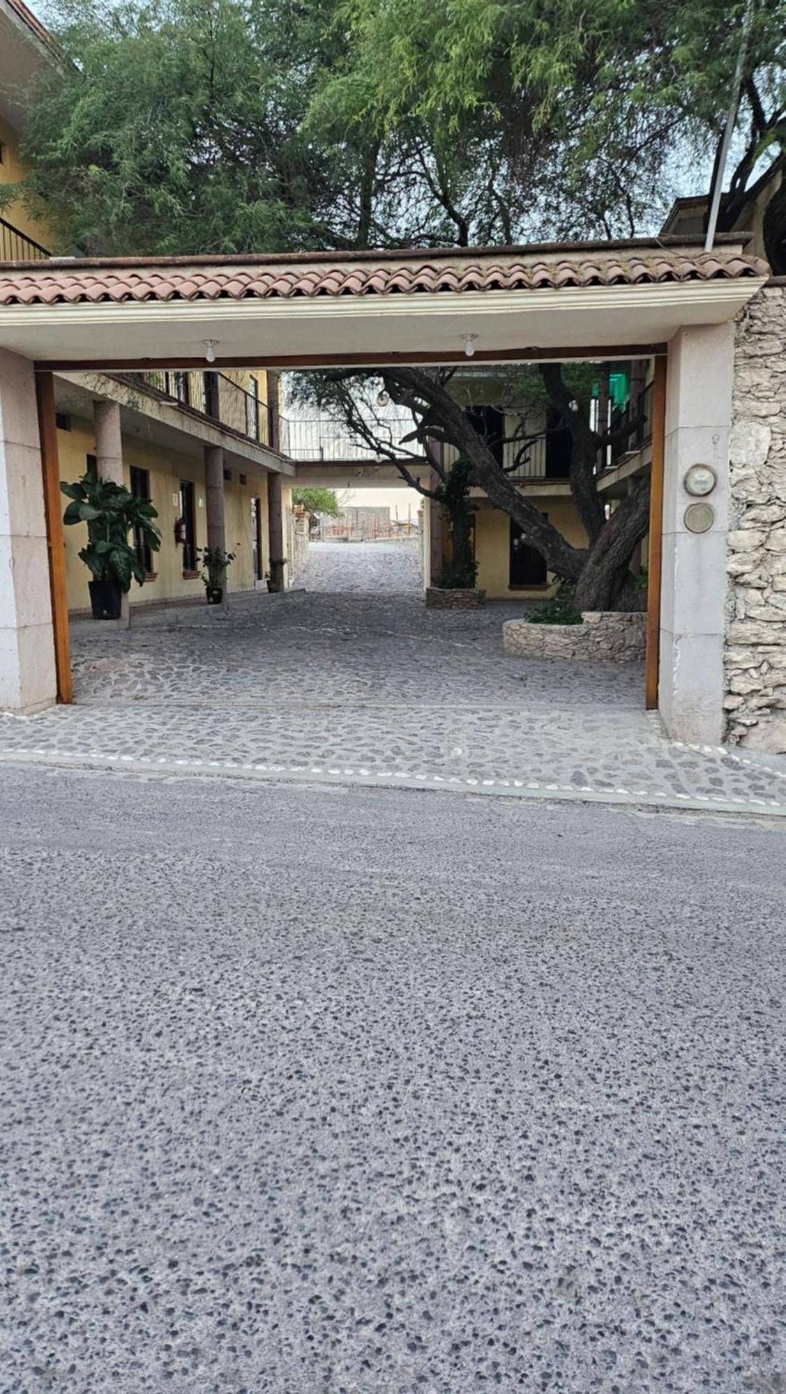 Hotel Villa Aurora Bernal Exteriör bild